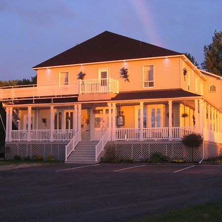 Auberge Presbytere Mont Lac-Vert Hébertville المظهر الخارجي الصورة