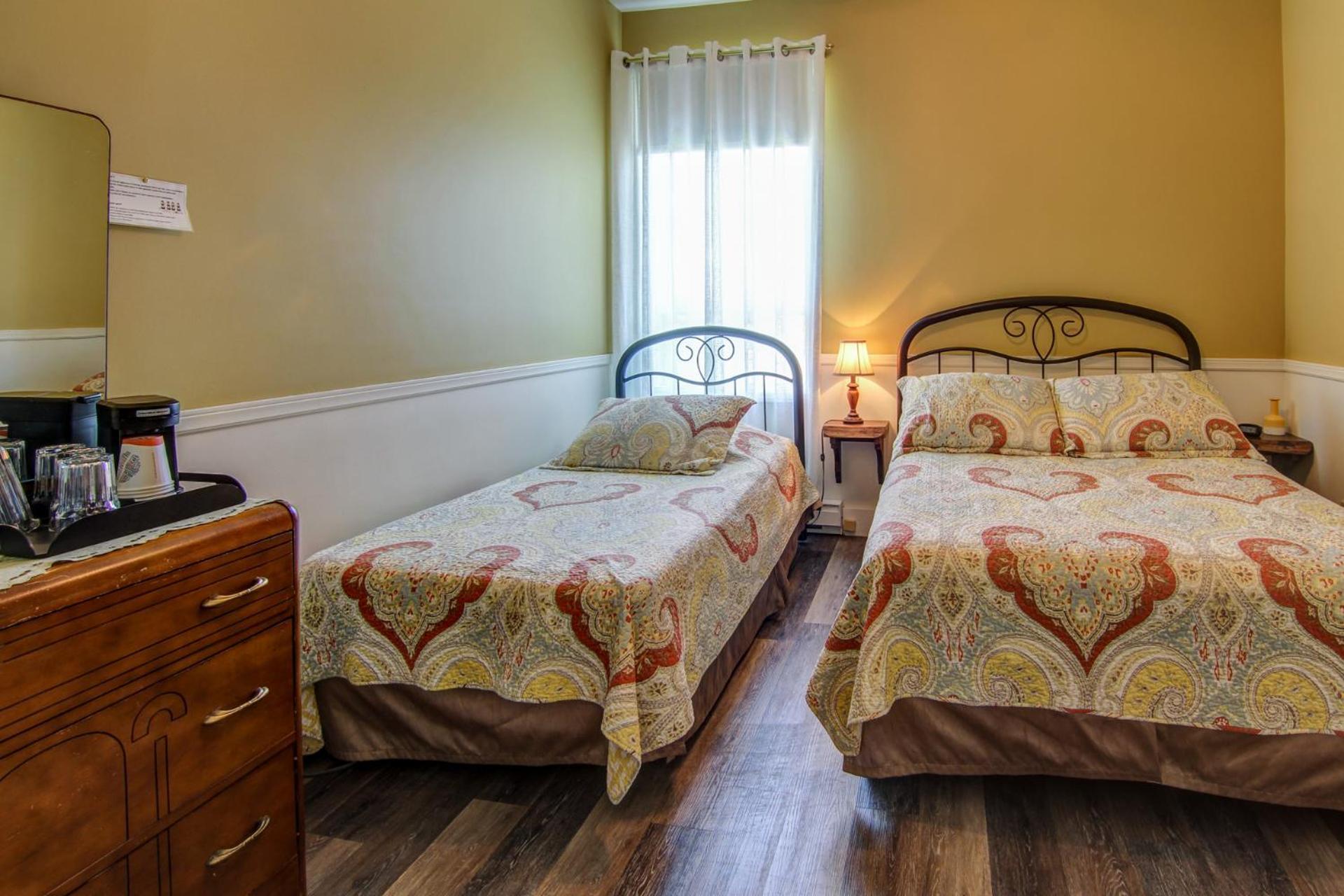 Auberge Presbytere Mont Lac-Vert Hébertville المظهر الخارجي الصورة