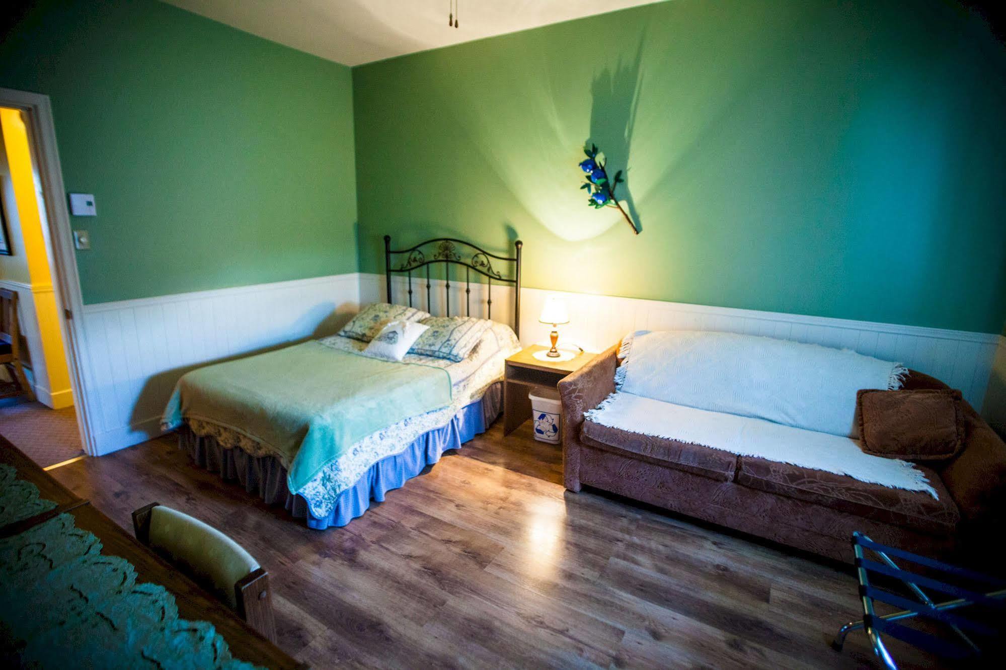 Auberge Presbytere Mont Lac-Vert Hébertville المظهر الخارجي الصورة