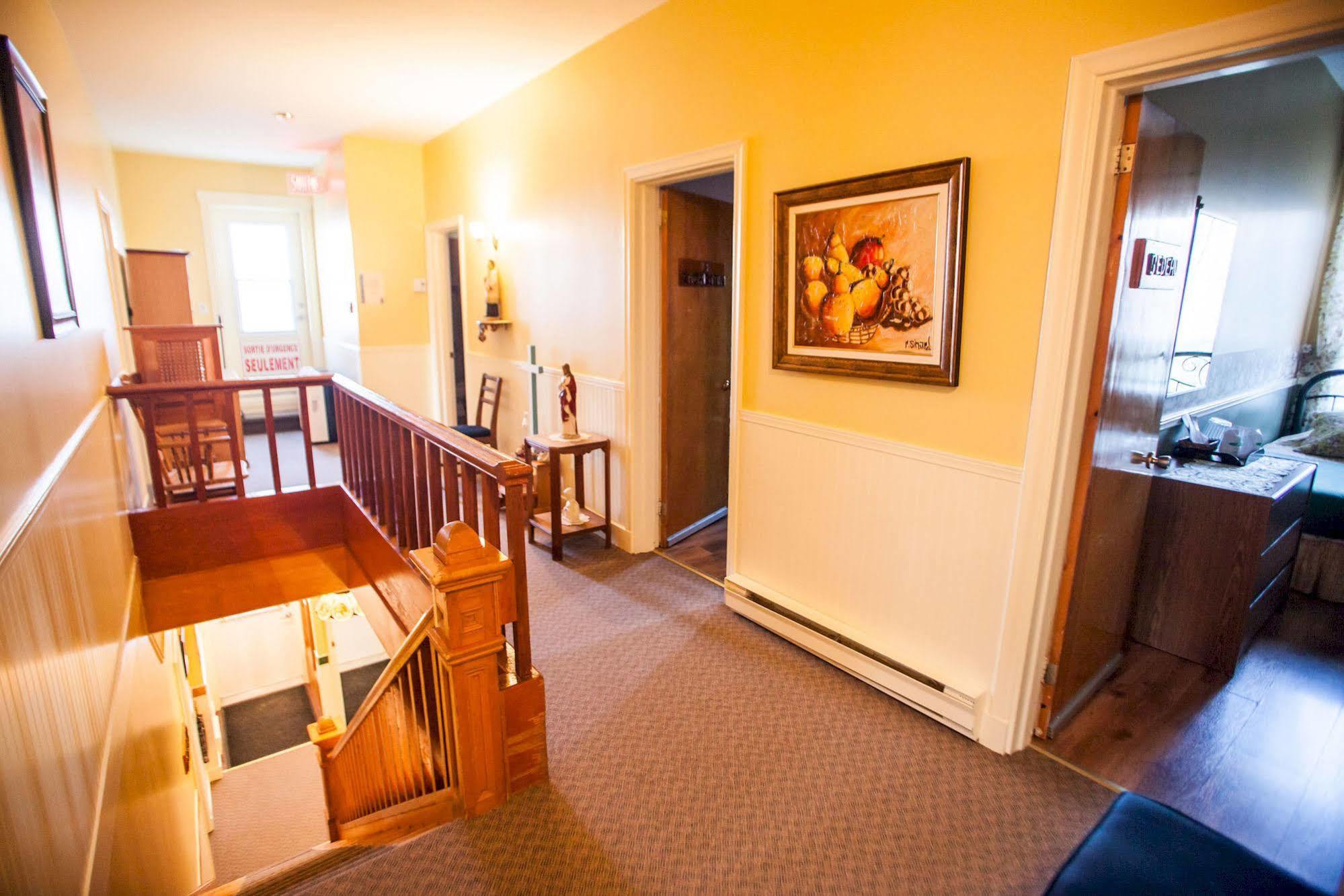 Auberge Presbytere Mont Lac-Vert Hébertville المظهر الخارجي الصورة